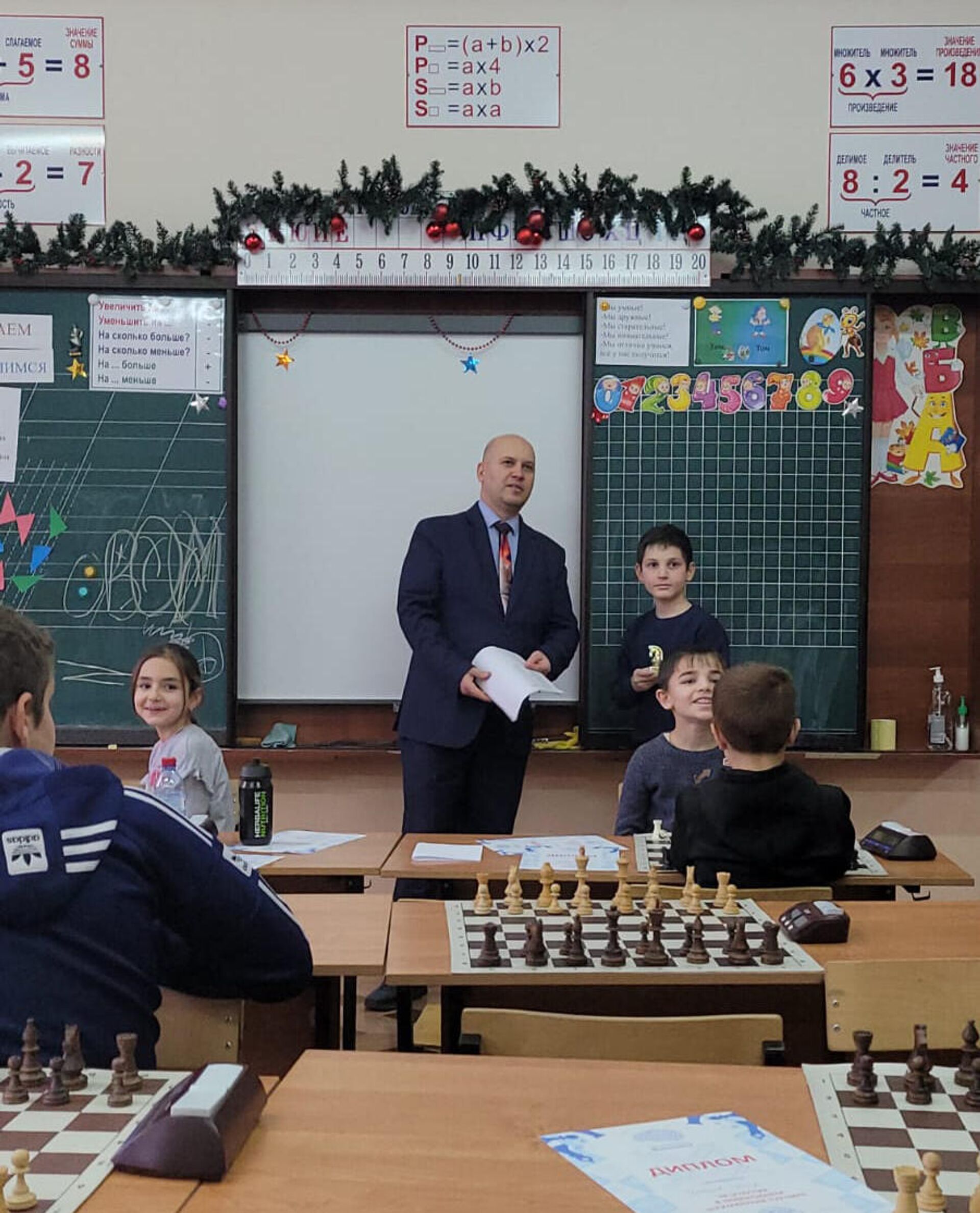 Юные шахматисты из Южной Осетии взяли пять медалей в Северной Осетии - Sputnik Хуссар Ирыстон, 1920, 20.12.2021