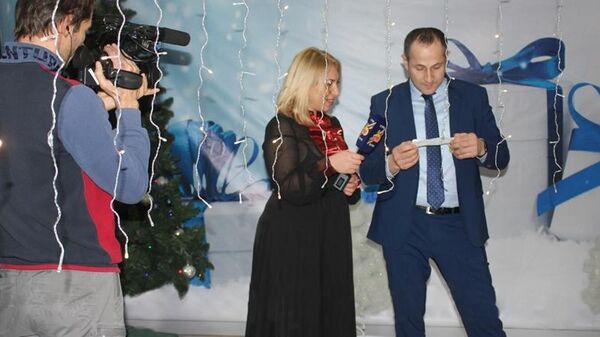 Председатель Правительства Геннадий Бекоев принял участие в благотворительной акции Фонтан желаний - Sputnik Южная Осетия