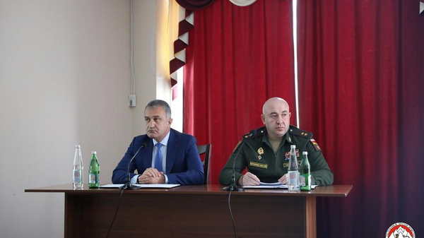 Анатолий Бибилов принял участие в отчетном собрании Министерства обороны - Sputnik Южная Осетия