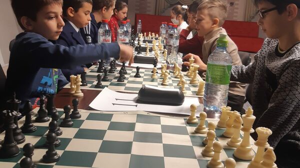 В Цхинвале стартовал турнир по шахматам среди школьников - Sputnik Южная Осетия