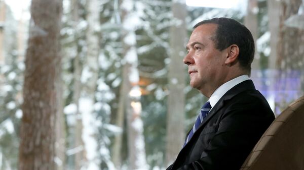 Заместитель председателя Совбеза РФ Дмитрий Медведев дал интервью российским СМИ - Sputnik Южная Осетия