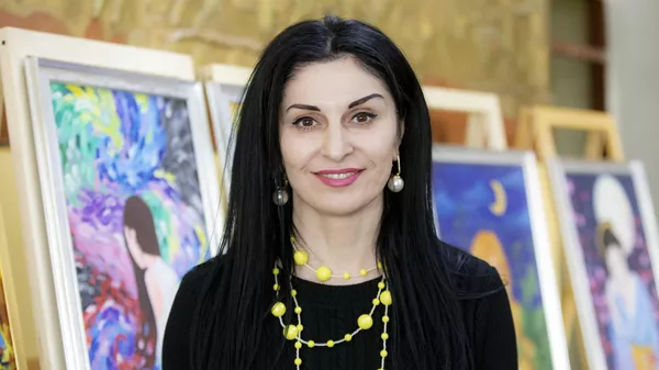 Образы на полотнах: какие картины пишет Альбина Джагаева и чему учит юных художников - Sputnik Южная Осетия