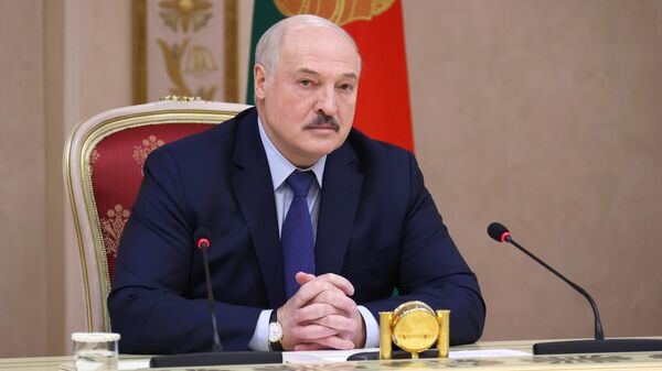 Лукашенко анонсировал покупку новых вооружений у России - видео - Sputnik Южная Осетия