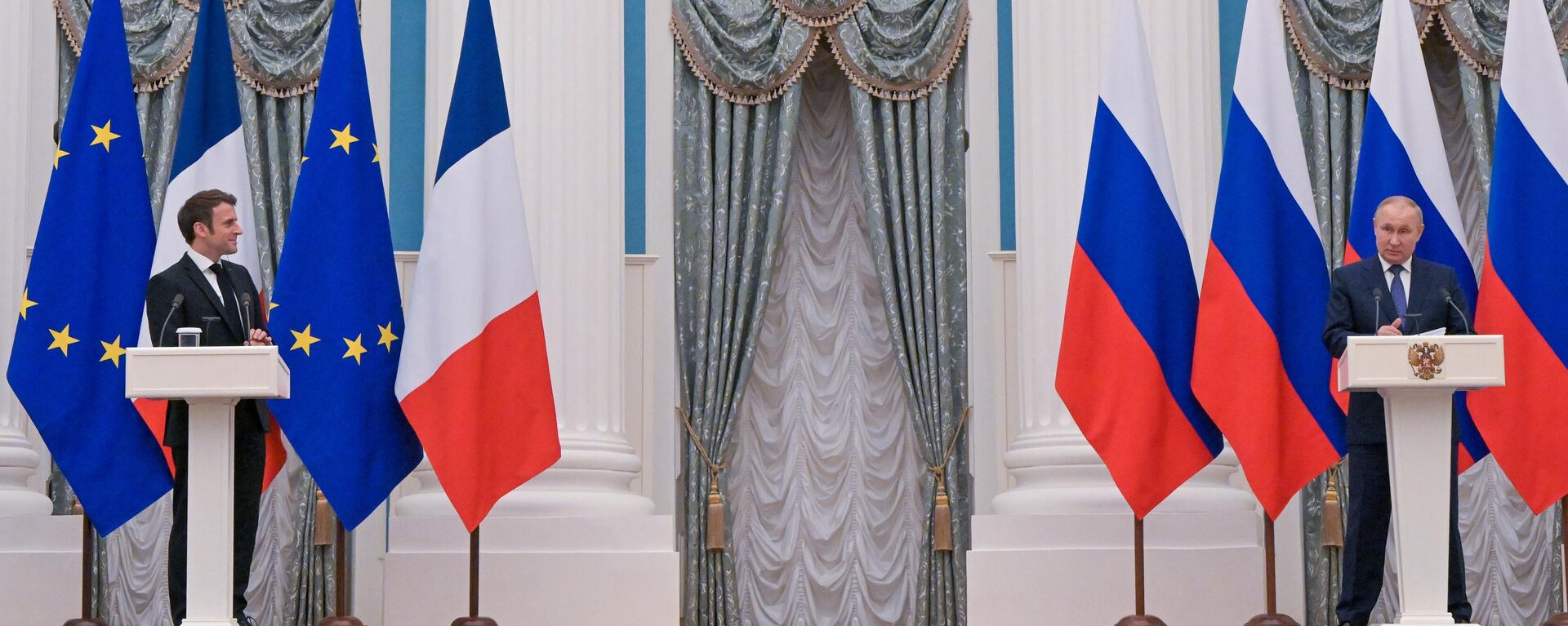 Президент РФ В. Путин провел переговоры с президентом Франции Э. Макроном - Sputnik Южная Осетия, 1920, 08.02.2022