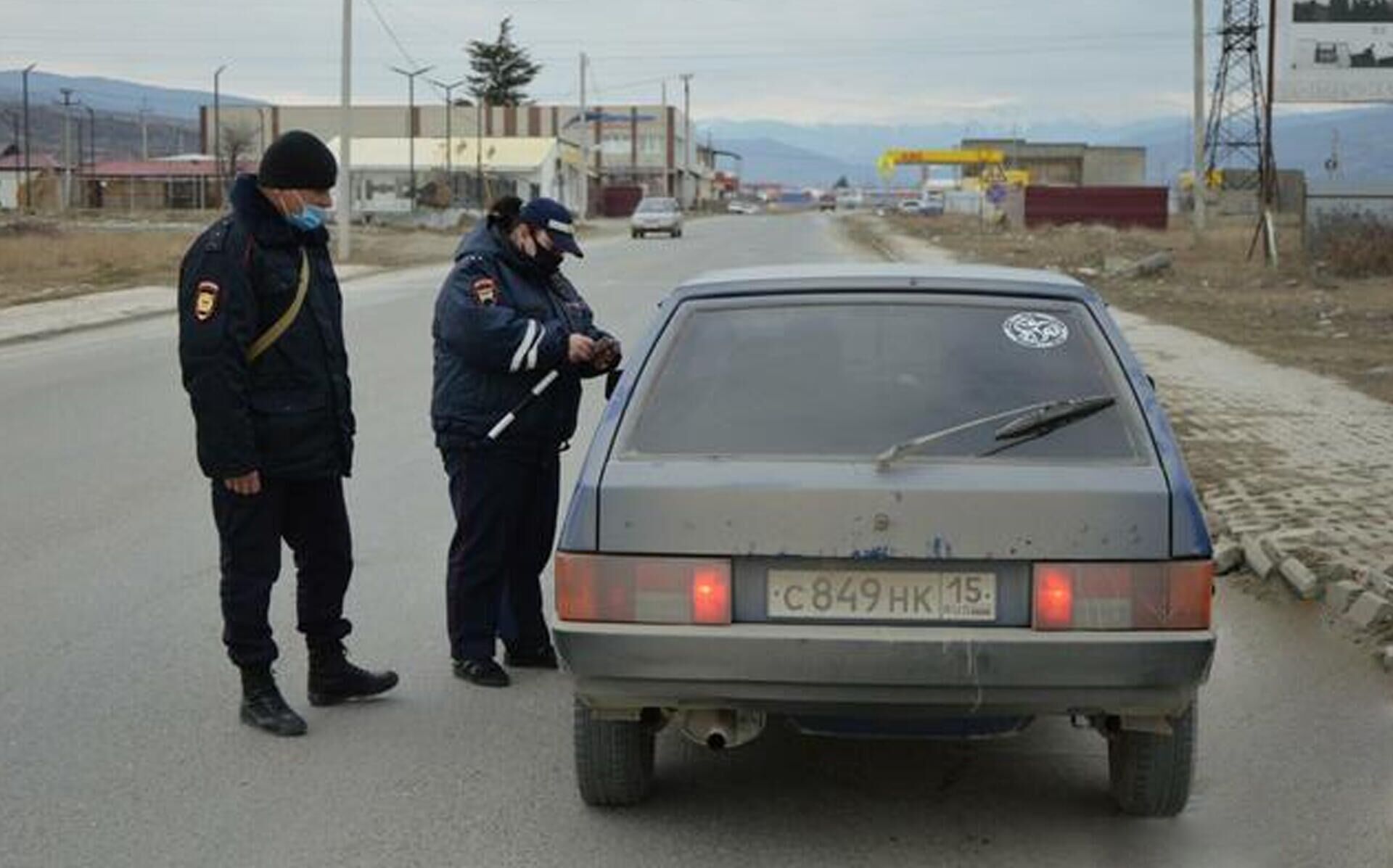 Сотрудники Госавтоинспекции проводят рейды на дорогах - Sputnik Южная Осетия, 1920, 17.02.2022