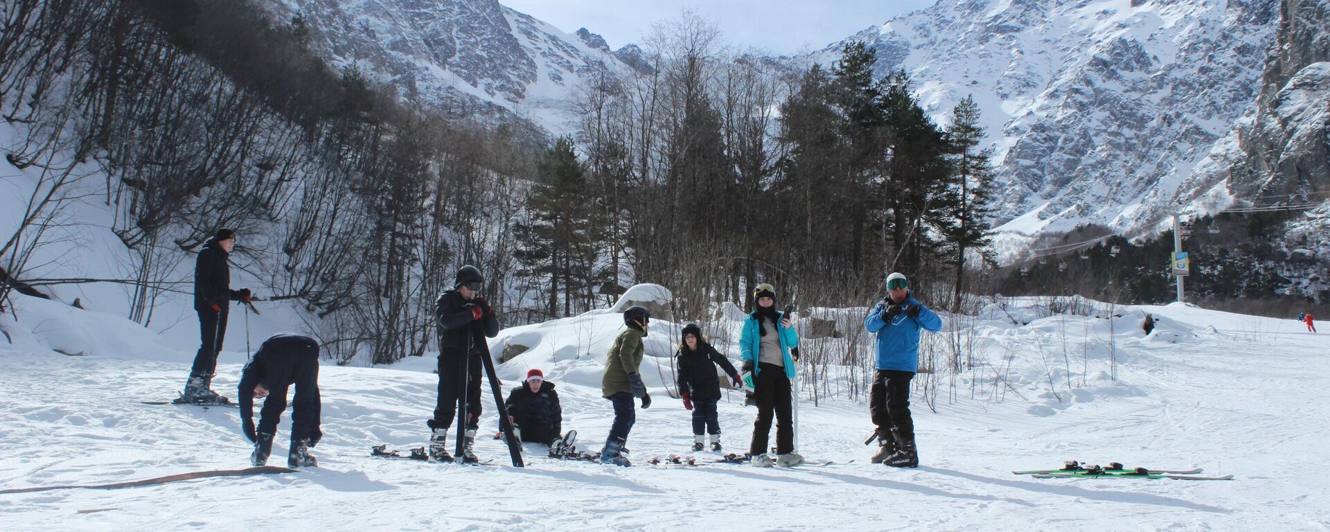 Дети-сироты из Знаурского района посетили горнолыжный курорт Цей - Sputnik Южная Осетия, 1920, 21.12.2022