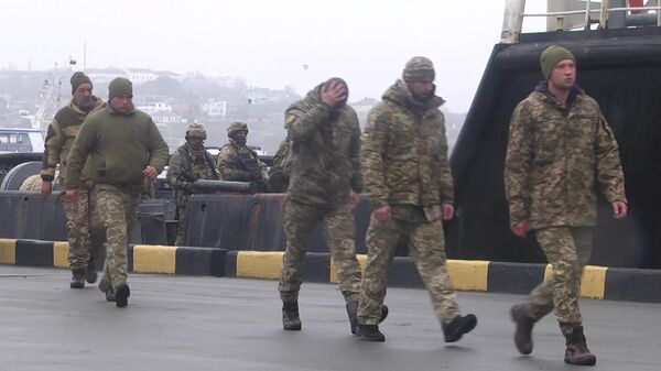 Доставка сдавшихся украинских военнослужащих в Севастополь - Sputnik Южная Осетия