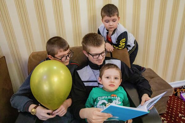 В конце февраля в Южную Осетию приехали вынужденные переселенцы из ДНР  - Sputnik Южная Осетия