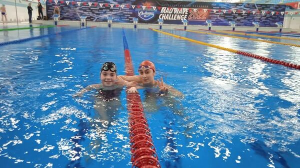 Югоосетинские пловцы завоевали три золотые медали во Всероссийских соревнованиях по плаванию Mad Wave Challenge - Sputnik Южная Осетия