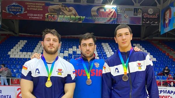 Осетинские борцы вольного стиля завоевали пять медалей на чемпионате СКФО в Дагестане - Sputnik Южная Осетия