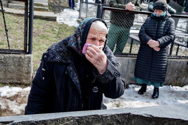 В Южной Осетии отдают дань памяти 12 жертвам Ередской трагедии, которые  приняли мученическую смерть от рук грузинских боевиков 31 год назад - Sputnik Южная Осетия
