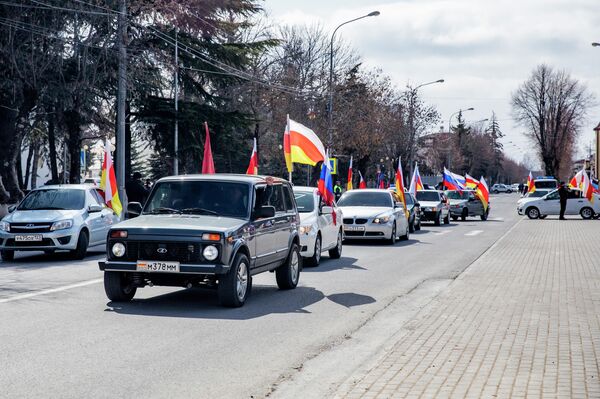 Автопробег в поддержку военных, участвующих в спецоперации на Украине Автопробег в поддержку военных, участвующих в спецоперации на Украине - Sputnik Южная Осетия