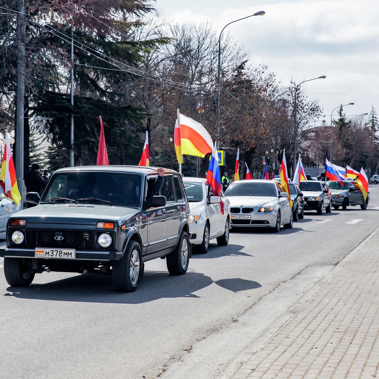 В Южной Осетии прошел автопробег в поддержку участвующих в спецоперации на  Украине - 23.03.2022, Sputnik Южная Осетия