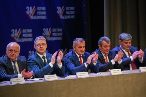 Заседание инициативной группы в поддержку референдума о вхождении РЮО в состав РФ - Sputnik Южная Осетия