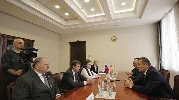 Встреча спикера Алана Тадтаева с делегацией Совета Федерации РФ - Sputnik Южная Осетия