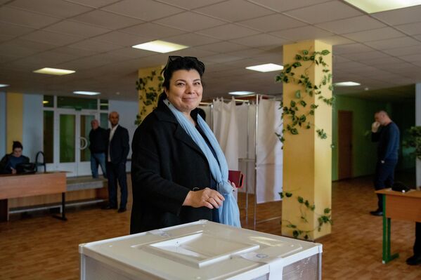 Выборы проходили спокойно, все граждане Южной Осетии могли прийти на участок и проголосовать - Sputnik Южная Осетия