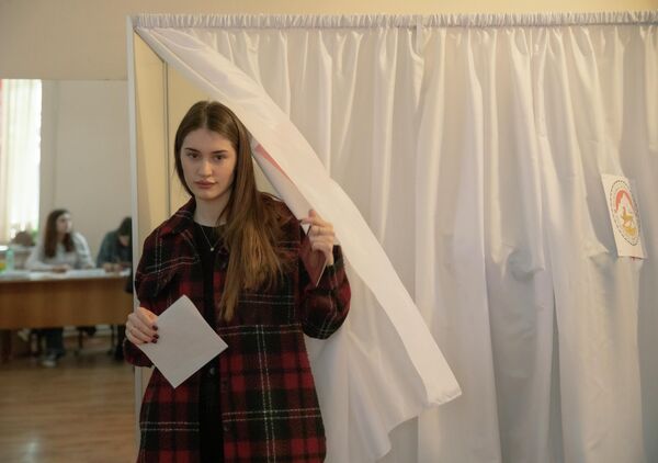Всего для выборов было отпечатано 40 тысяч избирательных бюллетеней. - Sputnik Южная Осетия