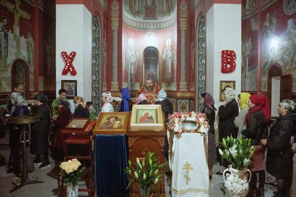 Православные Южной Осетии отмечают самый главный христианский праздник - Воскресение Господа Иисуса Христа. - Sputnik Южная Осетия