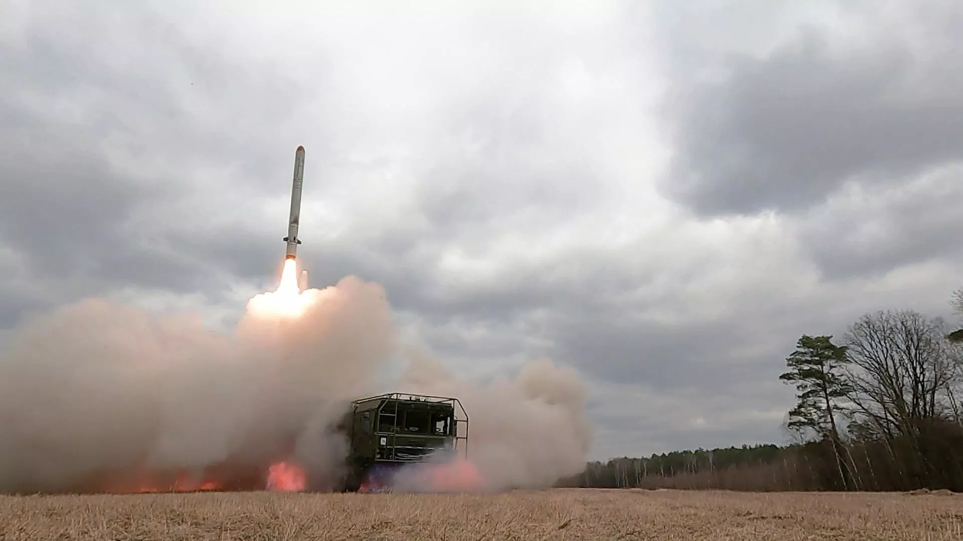 Работа ракетного комплекса Искандер по целям ВСУ