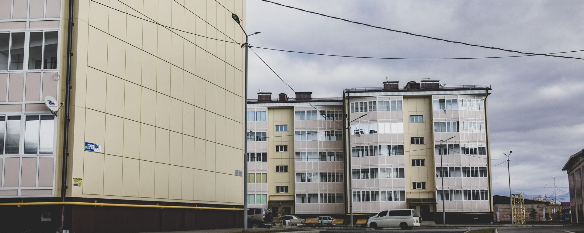 Почти 30 новоселов получили квартиры в  Цхинвале – Тедеева - Sputnik Южная Осетия, 1920, 03.05.2022