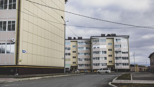 Почти 30 новоселов получили квартиры в  Цхинвале – Тедеева - Sputnik Южная Осетия