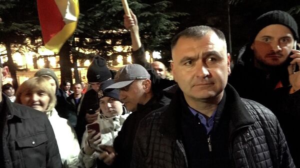 Алан Гаглоев на Театральной площади - Sputnik Южная Осетия