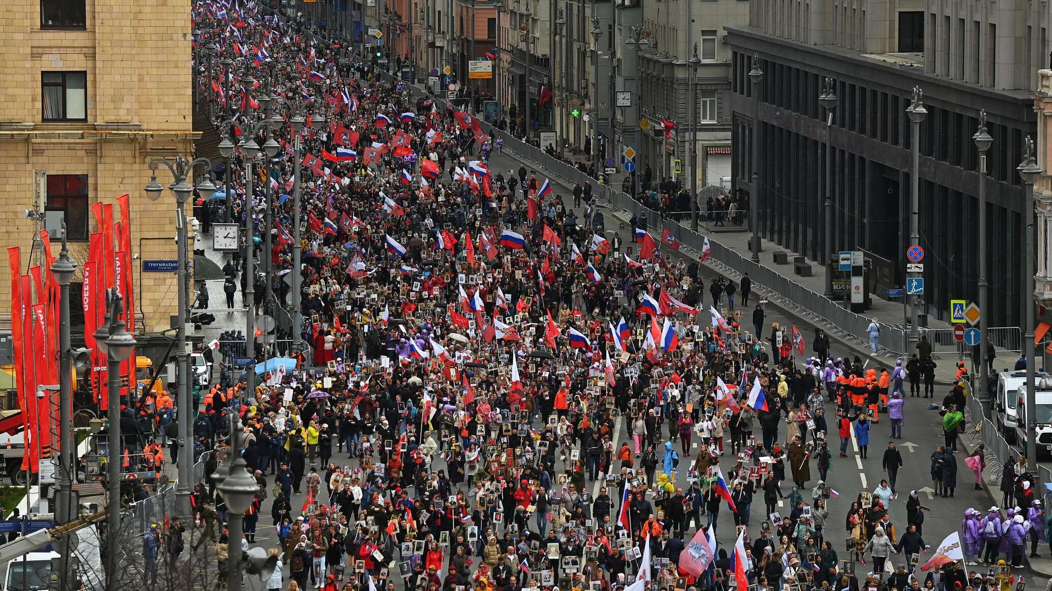 Фото шествие бессмертного полка на красной площади