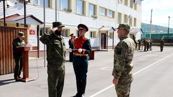 Министр обороны Владимир Пухаев наградил военнослужащих в честь Дня Победы - Sputnik Южная Осетия