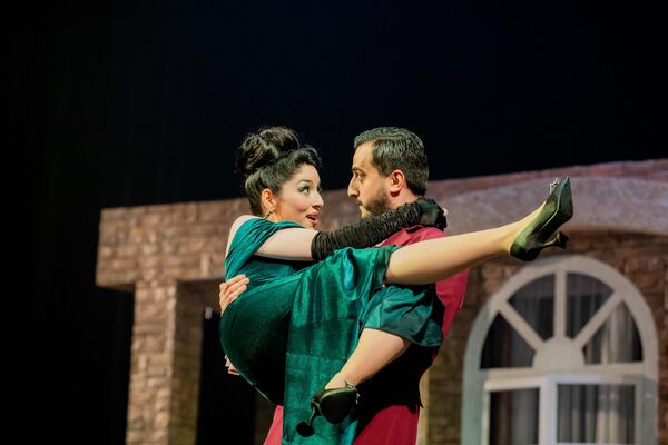 Спектакль Трактирщица на сцене Госдрамтеатра - Sputnik Южная Осетия