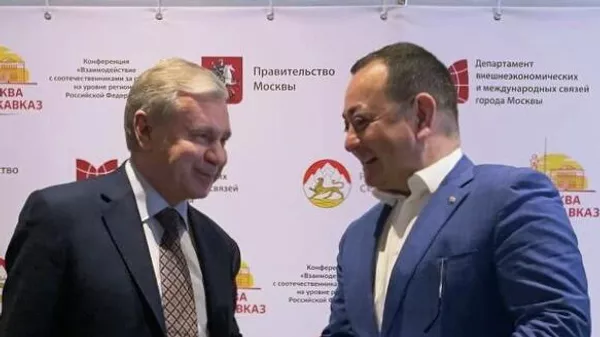 Встреча посла Южной Осетии в РФ Знаура Гассиева и министра правительства Москвы, руководителя Департамента внешнеэкономических и международных связей города Сергея Черемина - Sputnik Южная Осетия