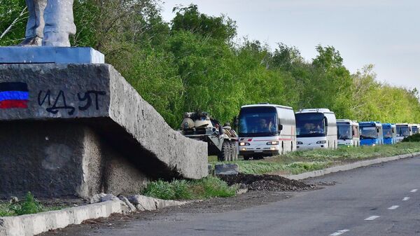 Вывоз сдавшихся в плен украинских военных и боевиков с Азовстали - Sputnik Южная Осетия