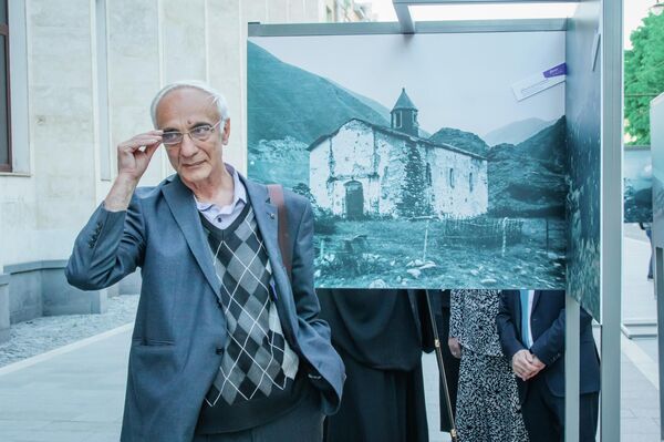 Во Владикавказе открылась фотовыставка Святыни Алании, посвященная 1100-летию Крещения Алании - Sputnik Южная Осетия