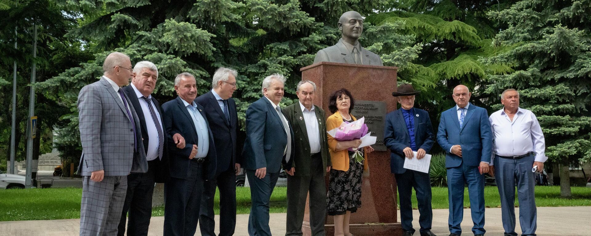 Алан Гаглоев встретился с Депутатами Парламента Южной Осетии 1 созыва - Sputnik Южная Осетия, 1920, 09.12.2025