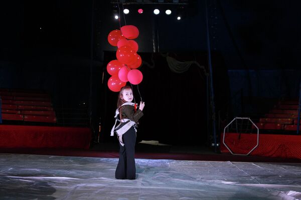 Артисты московского цирка на льду готовятся к выступлению во Владикавказе  - Sputnik Южная Осетия