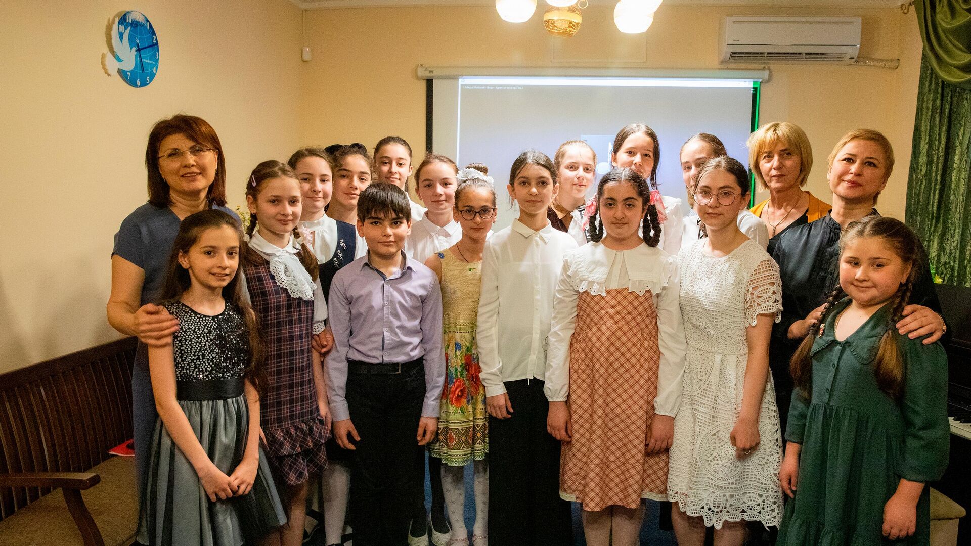 Концерт музыкальной школы Бонварон в честь дня рождения Петра Чайковского  - Sputnik Южная Осетия, 1920, 07.06.2022