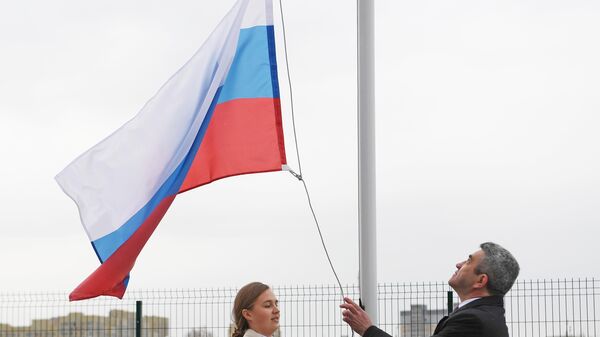 Поднятие государственного флага в российских школах - Sputnik Южная Осетия