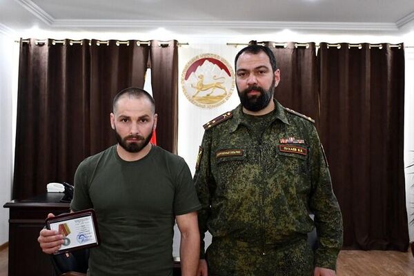 И.о. министра обороны Южной Осетии наградил военнослужащих, получивших ранения в ходе СВО - Sputnik Южная Осетия