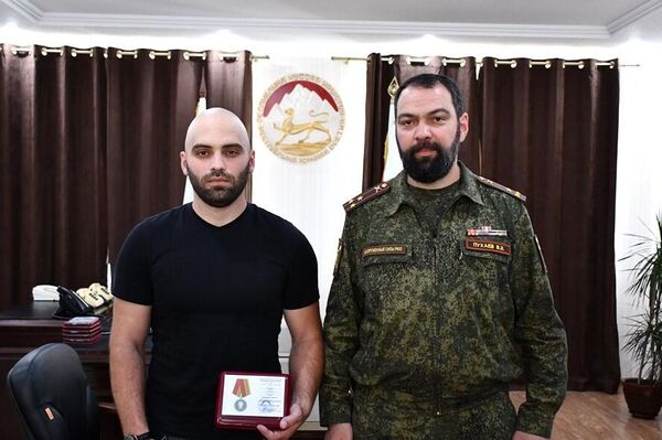 И.о. министра обороны Южной Осетии наградил военнослужащих, получивших ранения в ходе СВО - Sputnik Южная Осетия