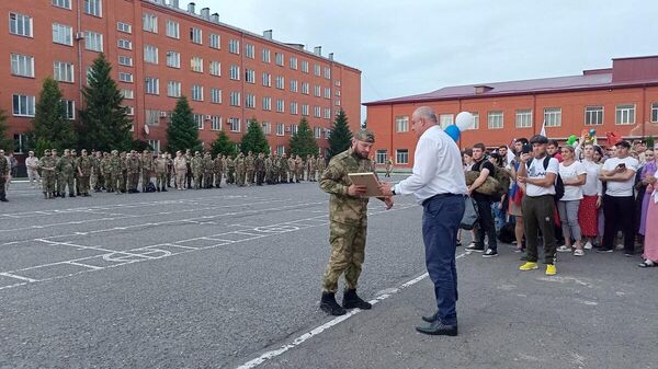 В Моздоке торжественно встретили вернувшихся с Украины военнослужащих - Sputnik Южная Осетия