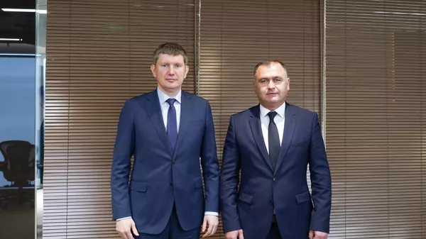 Встреча президента РЮО Алана Гаглоева с министром экономического развития РФ Максимом Решетниковым  - Sputnik Южная Осетия