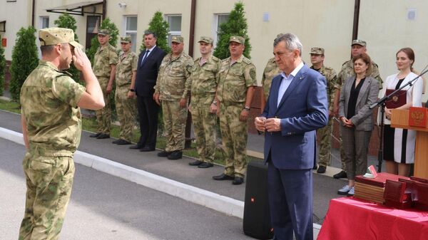 Глава Северной Осетии наградил бойцов Росгвардии за мужество и героизм в ходе спецоперации - Sputnik Южная Осетия