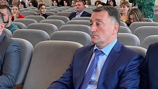 Константин Джуссоев на сессии парламента РЮО  - Sputnik Южная Осетия