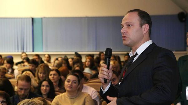 Ученые из Цхинвала участвуют в Международной школе-конференции во Владикавказе - Джабиев - Sputnik Южная Осетия