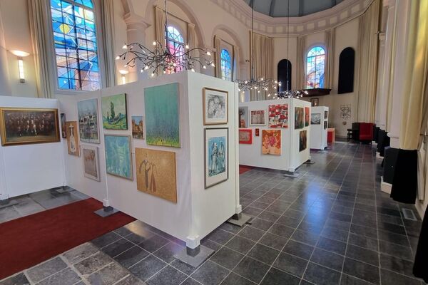 Выставка осетинских художников открылась в Церкви Ван Гога - Sputnik Южная Осетия