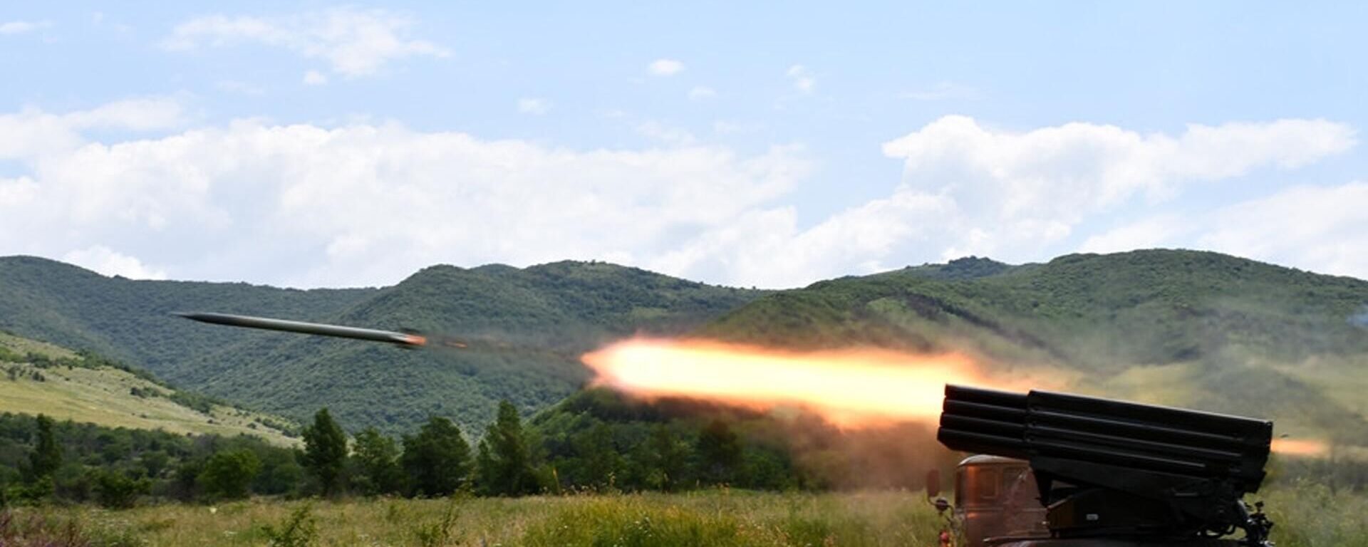 Артиллеристы МО провели стрельбу из крупнокалиберных орудий - Sputnik Южная Осетия, 1920, 01.07.2022