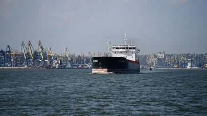 Первое иностранное судно вышло в море из порта Мариуполя