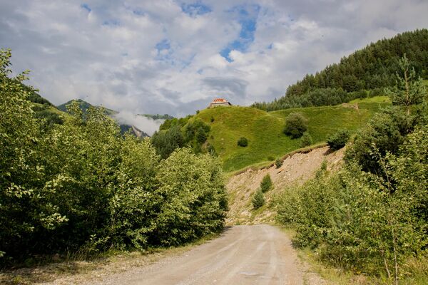 Село Згубир. Расположено на высоте 1600 метров над уровнем моря в ущелье Большой Лиахвы. - Sputnik Южная Осетия