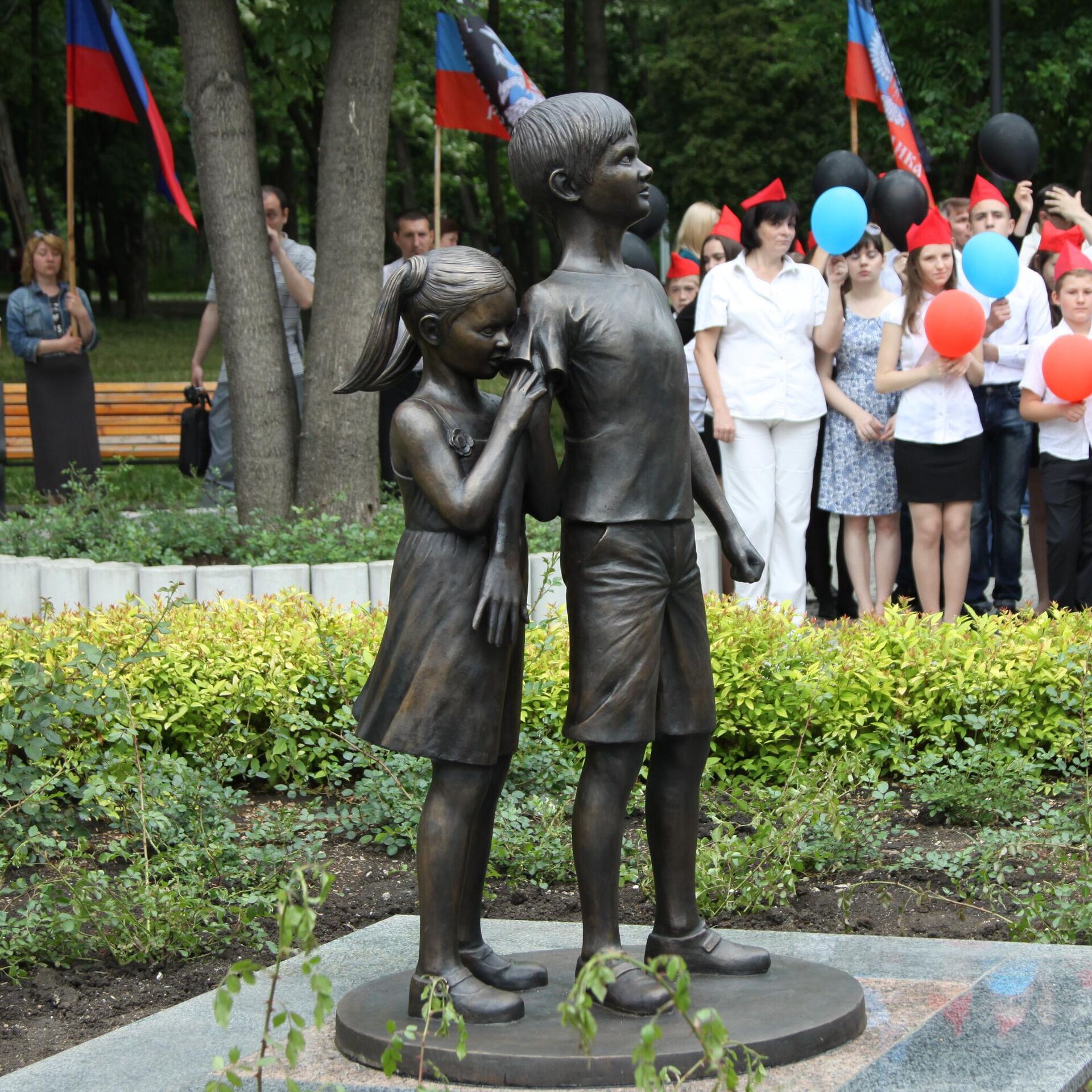 Памятник детям Донбасса
