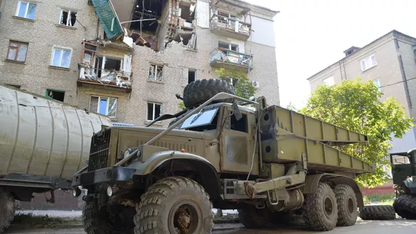 Выставка трофейной военной техники и оружия в центре Лисичанска - Sputnik Южная Осетия