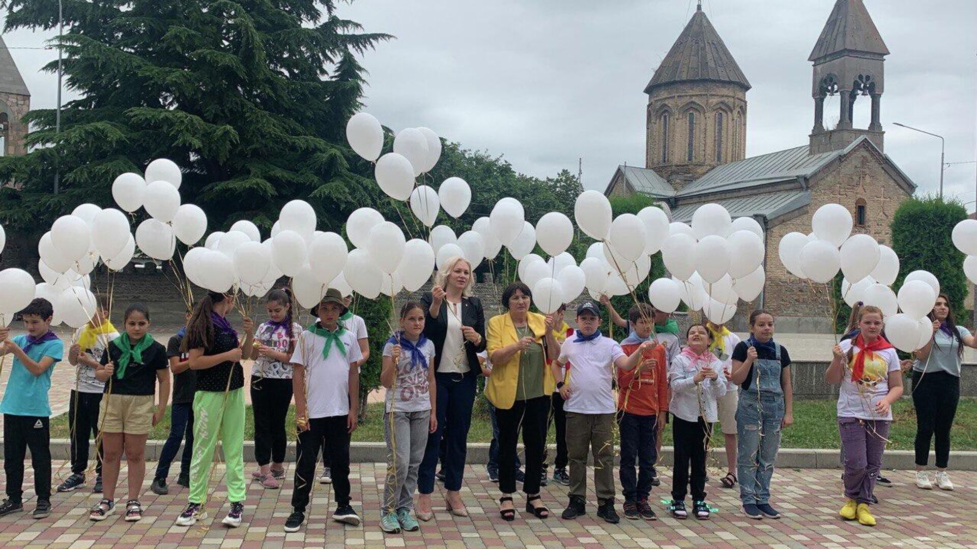 В Южной Осетии почтили память детей, погибших в Донбассе - Sputnik Южная Осетия, 1920, 27.07.2022